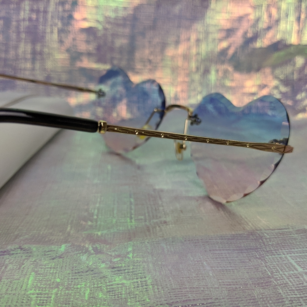 Last pair🍒Heart-shaped Rimless Sunglasses Love Heart - Picture 6 of 13
